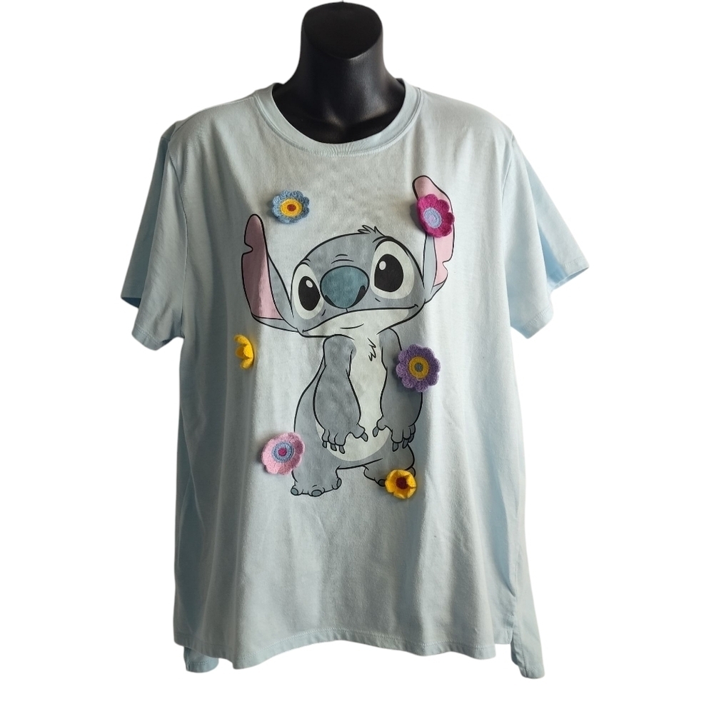 Disney Women’s Stitch Mickey & Friends Crochet Flowers T-Shirt Size X-Large